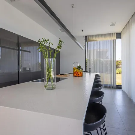 Willa Liam Front Luxury With 100m2 Infinity Pool *